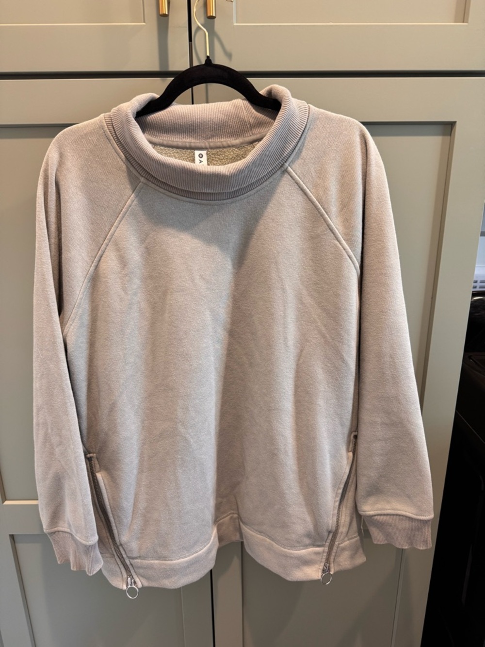 Athleta Light Gray Crewneck Sweatshirt